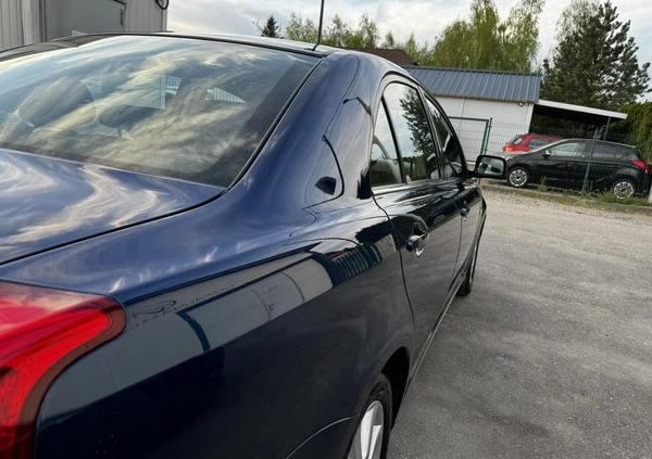 Toyota Avensis cena 13500 przebieg: 190000, rok produkcji 2003 z Sępopol małe 211